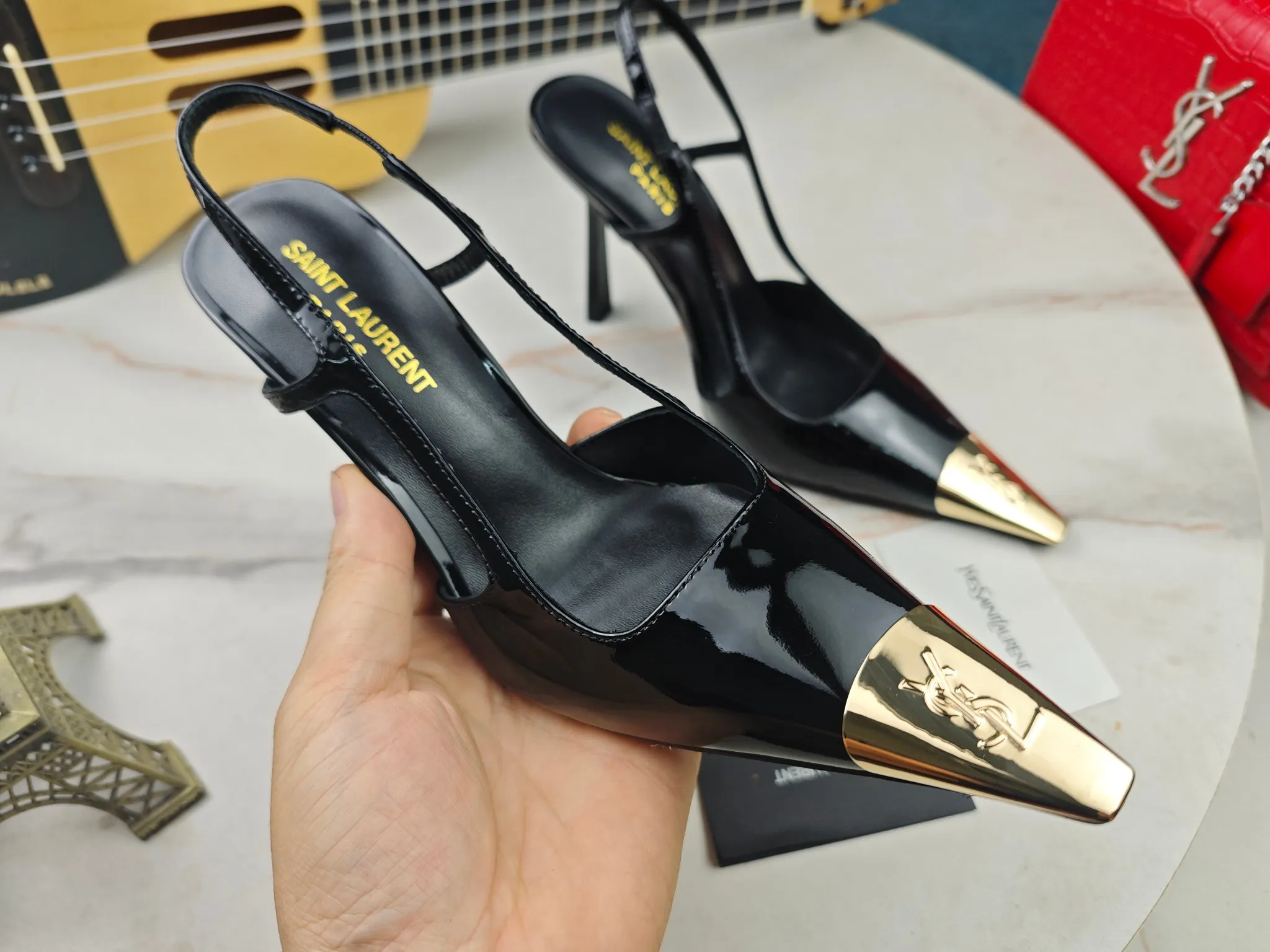 👟👟Ex-factory price 560👟👟【Saint Laurent】Yves Saint Laurent, high-heeled YSL sandals💃2024 early autumn counters are synchronized with the latest styles, YSL, and decorations👠 Classic and high-quality glamorous masterpieces, the hottest spring and summer series in the counter, with temperament, fashion, classic and attractive design style 😌The effect on the feet is particularly beautiful〰️, the material is imported from Italy, small black cow, imported black patent leather, lining, and foot pads; sheepskin, stiletto sandals, size 35-41 (34.41.42 must be customized, non-refundable) outsole; imported genuine leather outsole, complete with counter packaging